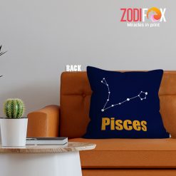 hot Pisces Facts Throw Pillow birthday zodiac sign presents for astrology lovers – PISCES-PL0001