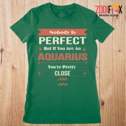 unique You're Pretty Close Aquarius Premium T-Shirts