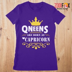 hot Queens Are Born As Capricorn Premium T-Shirts