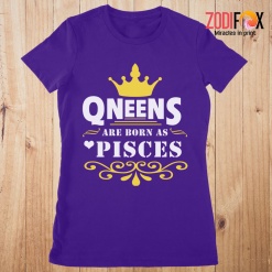fun Queens Are Born As Pisces Premium T-Shirts