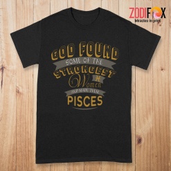 great The Strongest Women Pisces Premium T-Shirts