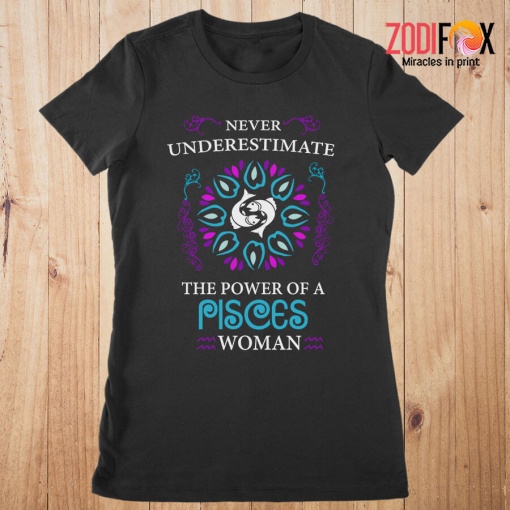 great The Power Of A Pisces Woman Premium T-Shirts