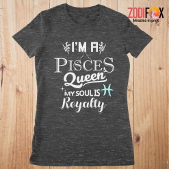 personality I'm A Pisces Queen Premium T-Shirts