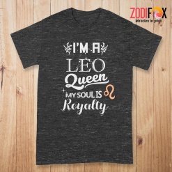 great I'm A Leo Queen Premium T-Shirts