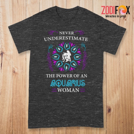 best The Power Of An Aquarius Woman Premium T-Shirts