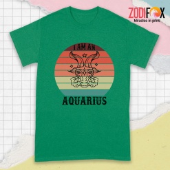 dramatic I Am An Aquarius Person Premium T-Shirts