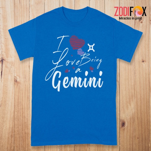 special I Love Being A Gemini Premium T-Shirts
