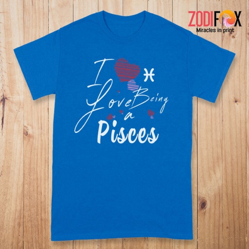 cute I Love Being A Pisces Premium T-Shirts