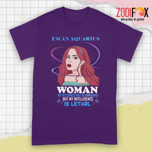 amazing I'm An Aquarius Woman Premium T-Shirts